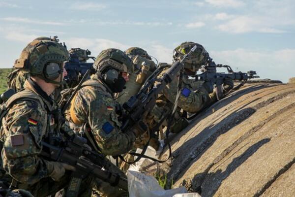 PRESEKLI! Velika Britanija zabranila svojim vojnicima da se bore u Ukrajini