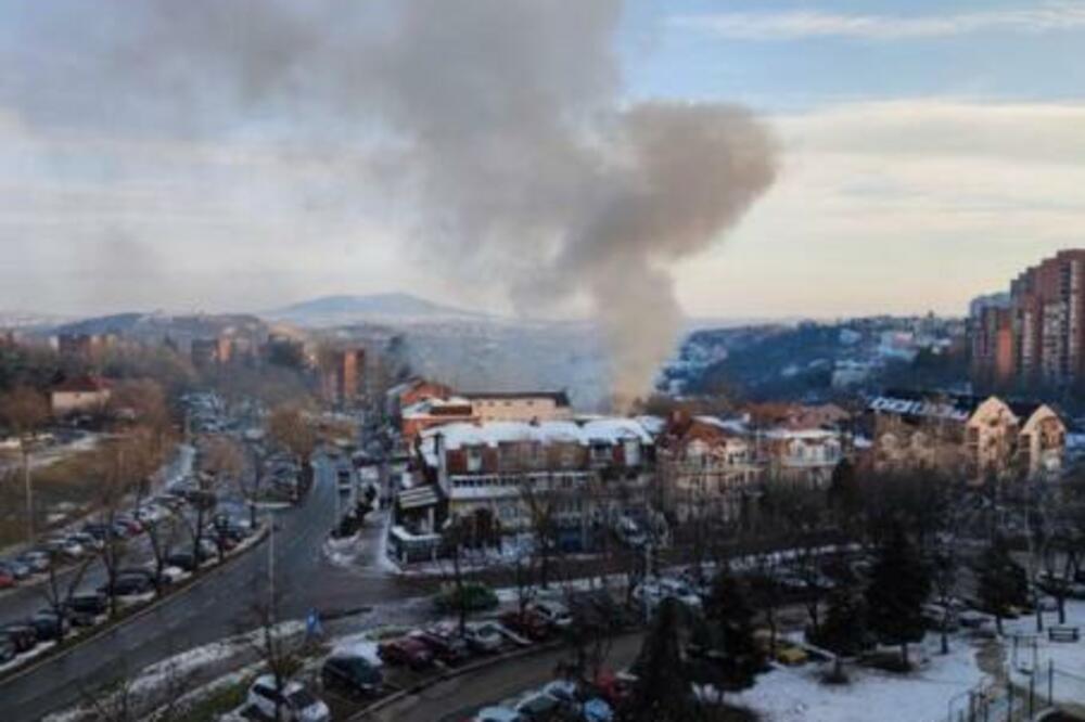 DETALJI POŽARA NA VIDIKOVCU: Jedna osoba pronađena sa opekotinama!