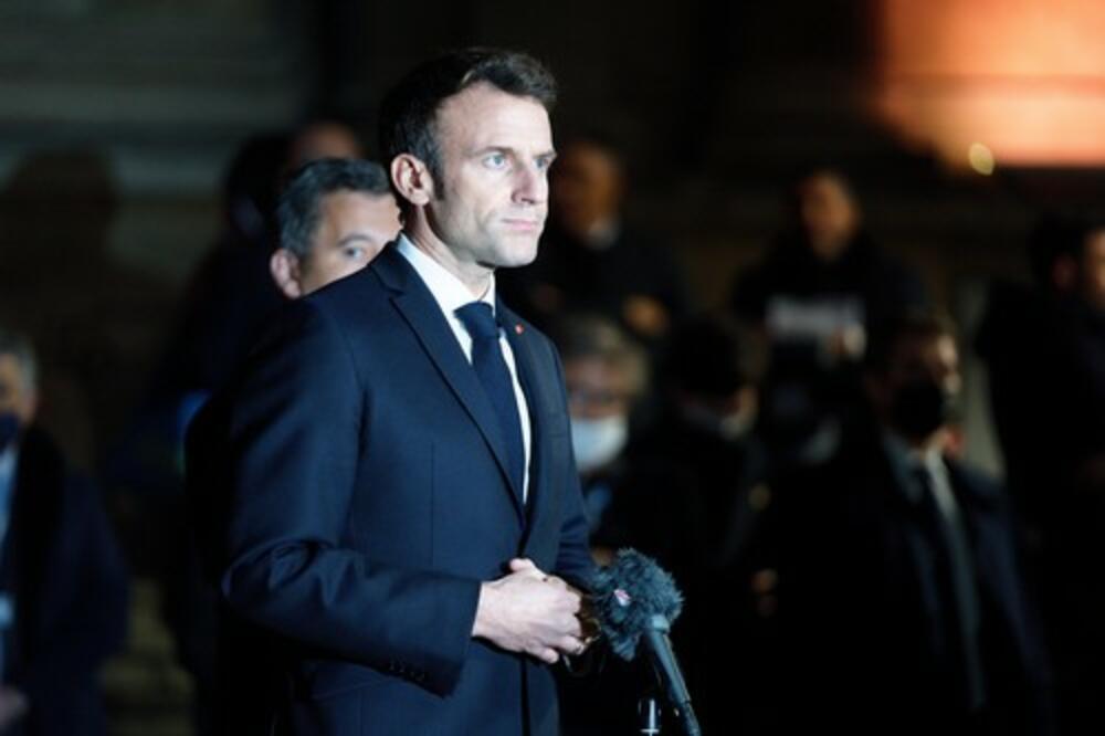 MAKRON U NEBRANOM GROŽĐU, NAKON DEBAKLA POVUKAO OČAJNIČKI POTEZ: Ima li nade za predsednika Francuske?
