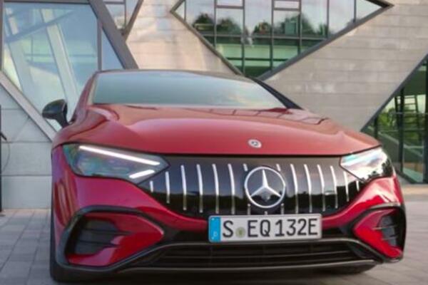 MERCEDES PREDSTAVIO NOVU ELEKTRIČNU LIMUZINU: Ova mašina će imati skoro 700 "konja"! (VIDEO)