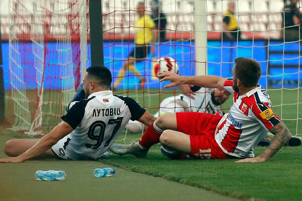 "MESI? RONALDINJO? MA MAGIKO! NANIZAO IH K'O DECU NA VAŠARU!" - Zvezdaši EGZALTIRANI predstavom Kataija! (FOTO)