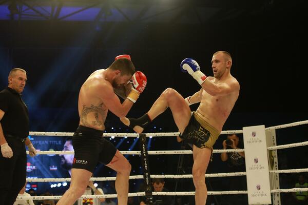 DROBNJAK TRIJUMFOVAO NA „ARENA FIGHT NIGHT 5 - BATTLE FOR BELT“: Pod antibioticima sam uzeo WAKO PRO pojas! (FOTO)