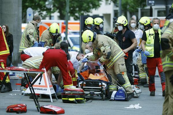 DETALJI JEZIVOG NAPADA U BERLINU: Nastavnica UBIJENA, najmanje 14 učenika POVREĐENO