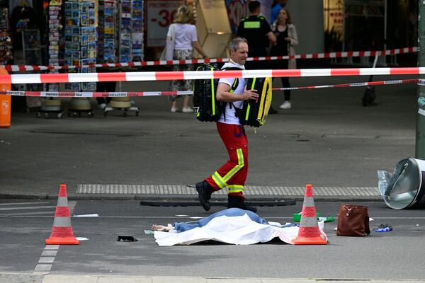 DETALJI NAPADA U BERLINU: Gazio ljude, pa krenuo da BEŽI, ima i MRTVIH