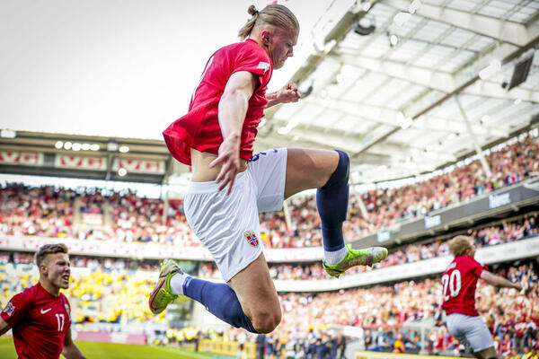 STRAŠNI HOLAND PROSTO NE DA PRVO MESTO SRBIJI: Norveška otpisala Švedsku, GOLEADA u skandinavskom okršaju!