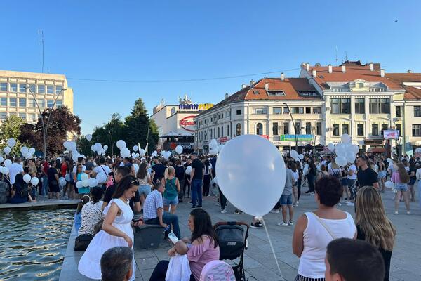 ČAČANE JUTROS STREFILA KAP! Po gradu oblepljene ČUDNE umrlice, ljudi se krste, otkud sad to? (FOTO)