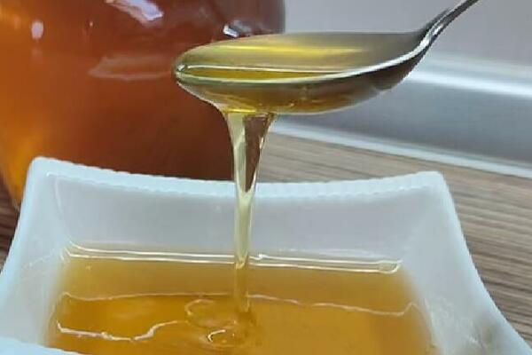 DOMAĆI SIRUP OD OVE BILJKE JE PUN VITAMINA: Sprema se OČAS POSLA, pomaže u borbi PROTIV KAŠLJA (RECEPT)