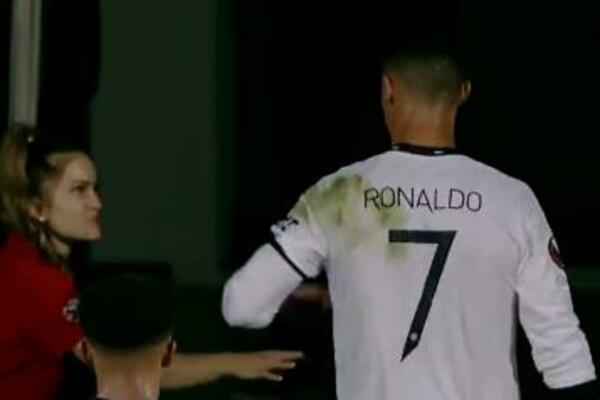 RONALDO PONOVO ZGROZIO PLANETU! Devojka ga zamolila za fotografiju, njegov potez je za OSUDU! (VIDEO)