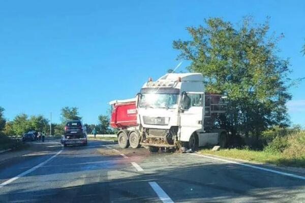 JEZIVE SLIKE SA MESTA NESREĆE: Dva teška udesa kod Valjeva i Sečnja (FOTO)