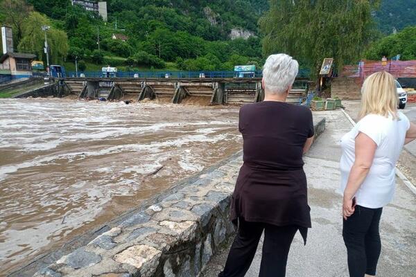 JEZIVI PRIZORI SRPSKE REKE, NASTALO JE PRAVO RUGLO: Građani se plaše za ZDRAVLJE (FOTO)