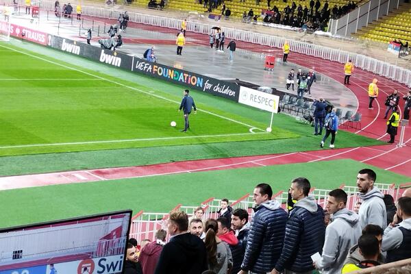 CRVENO-BELA PORODICA: Košarkaši Zvezde bodre fudbalere u Monaku! (VIDEO)