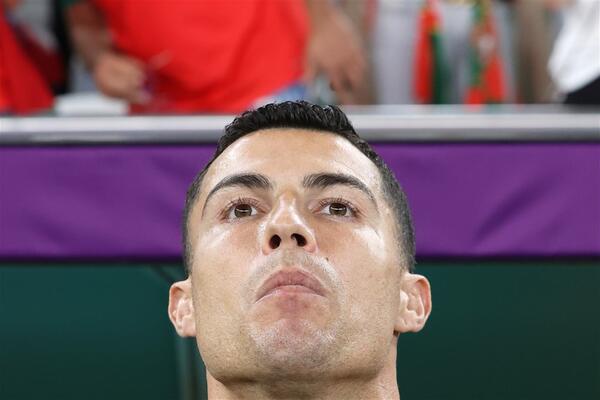 KRISTIJANO RONALDO ZA MINUT ZARADI KAO NEKO ZA MESEC DANA: Nadrealne cifre iz ugovora Portugalca i bogatog kluba!