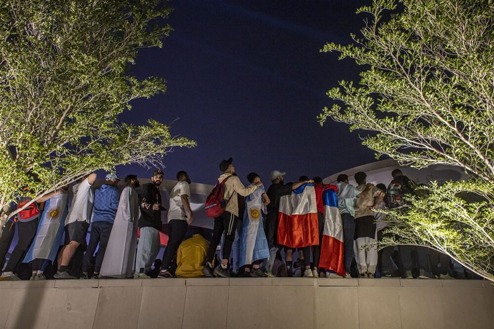 RAT NA DRUŠTVENIM MREŽAMA: Francuzi žele da se ponovi finale, Argentinci uzvratili HIT peticijom! (FOTO)