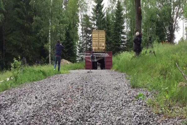 IMAO JE 10.000 DOLARA I OD NJIH NAPRAVIO NEŠTO STVARNO NEVEROVATNO: Svi se pitaju KAKO? (VIDEO)