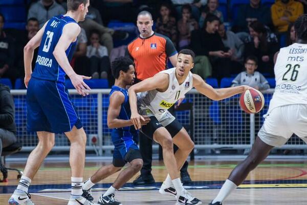 PUKLA STOTKA U PODGORICI: Studenti pokazali zube, Partizan ubedljiv pred derbi!