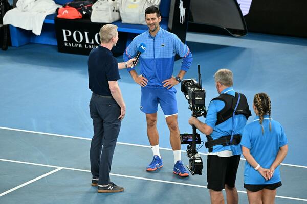 NOVAK NA IVICI SUZA GOVORIO O PORODICI: "Njen pogled je najlepši koji sam doživeo"! (VIDEO)