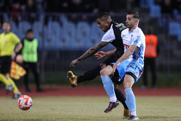 KONTRA JE MNOGO OPASNA STVAR U FUDBALU: Partizan načeo Spartak pred kraj prvog poluvremena! (VIDEO/FOTO)