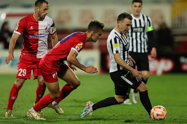 BIVŠI IGRAČI SRUŠILI OBESHRABRENI PARTIZAN! Više nije novost, Vojvodina slavila na "Karađorđu"