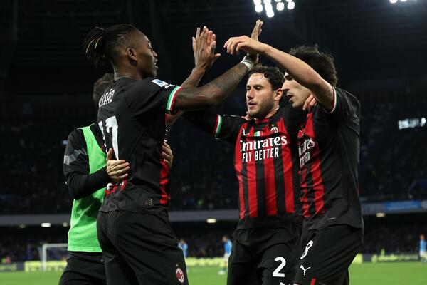 MILAN DEMOLIRAO LIDERA SERIJE A! Napoli NASTRADAO kod kuće!