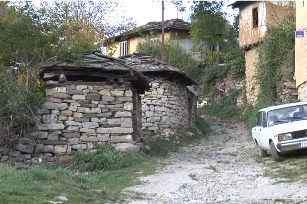"DA JE U ITALIJI, IŠLI BISTE DA SLIKATE...": Jedinstveno kameno selo u Srbiji o kom su pisali svetski mediji FOTO