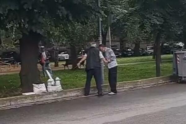 ULIČNI PRODAVAC IZBODEN NAKON SVAĐE OKO MESTA ZA PRODAJU? Novi detalji sukoba u Zemunu (VIDEO)