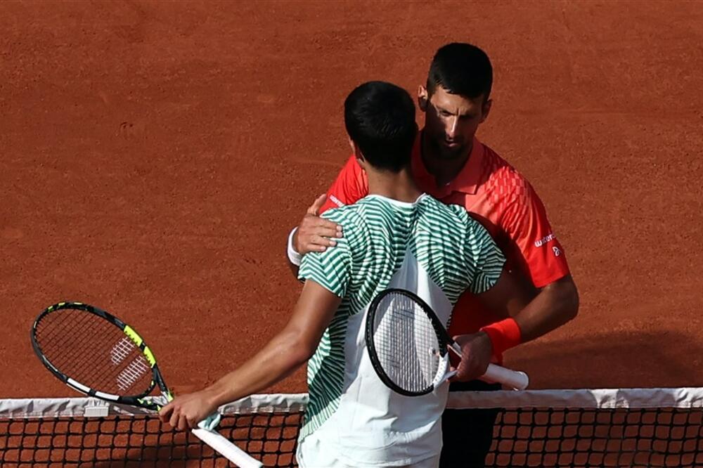 NOVAK POKAZAO KOLIKI JE ČOVEK: Đoković otkrio šta je poručio Alkarasu na mreži!