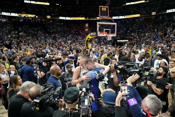 SESTRA NBA ZVEZDE GOVORILA O JOKIĆEVOJ BRAĆI: "Smešno je to sve, zašto njima neko to ne kaže?" (FOTO)