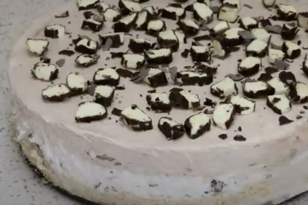 OD GRČKOG SLADOLEDA NEMA BOLJE TORTE ZA LETO: Osvežava kao nijedna, a tek UKUS! (RECEPT)