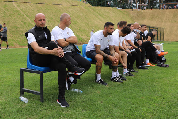 "SLOŽIĆE SE TO SVE USKORO, MESTA ZA NAPREDAK IMA!" Duljaj zadovoljan uz izdvajanje jednog igrača (VIDEO/FOTO)