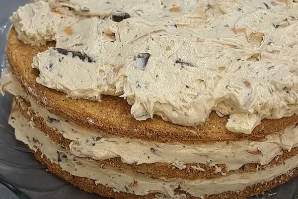 PRIPREMA NI LAKA NI BRZA, A DOMAĆICE SAMO ŠTO SE NE POTUKU OKO RECEPTA: Ova TORTA je osvojila CEO BALKAN (RECEPT)