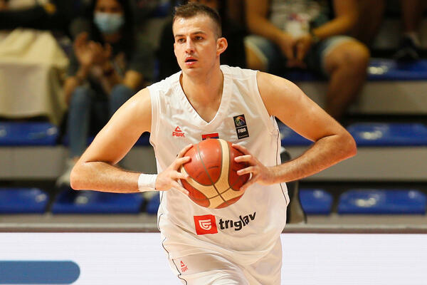 BJELICA SE VRATIO KUĆI! Nemanja ponovo u Crvenoj zvezdi (FOTO)