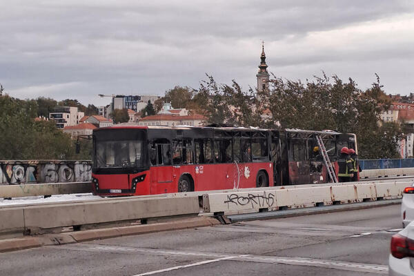 EVO ŠTA KAŽU IZ GSP-a NAKON POŽARA NA BRANKOVOM MOSTU: "Došlo je do SAMOZAPALJENJA u zadnjem delu autobusa"