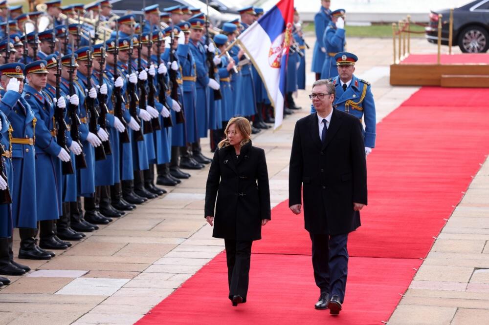 Bila je crna ovca, a sad je najmoćnija žena Evrope! Pazite samo šta je Tramp rekao za lepu Đorđu, ori se planeta!