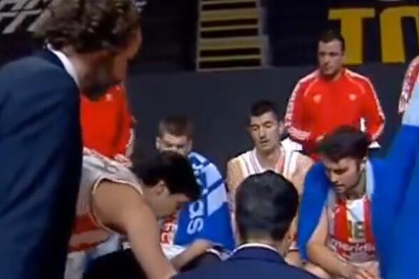 "ROKI, DA LI VIDIŠ?" Teodosić vodio ekipu Zvezde i na tajm-autu! (VIDEO)