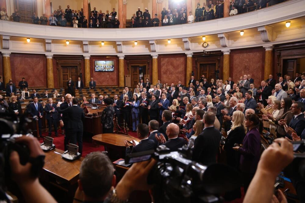 IZGLASANA NOVA VLADA SRBIJE! Ministri položili zakletve (FOTO/VIDEO)