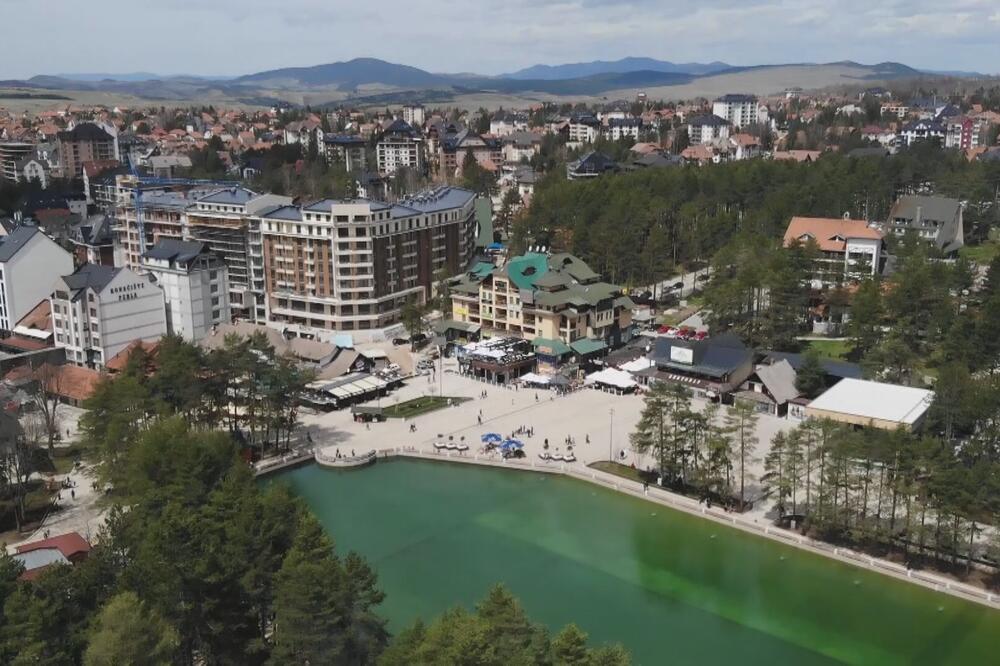 SVE KRCATO, NEMA IGLA GDE DA PADNE! Srpska planina vrvi od gostiju tokom praznika, traži se krevet više (FOTO)