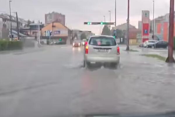 NEVREME NAPRAVILO OPŠTI HAOS U HRVATSKOJ! Grom zapalio kuću u Karlovcu, povređen vatrogasac (VIDEO)