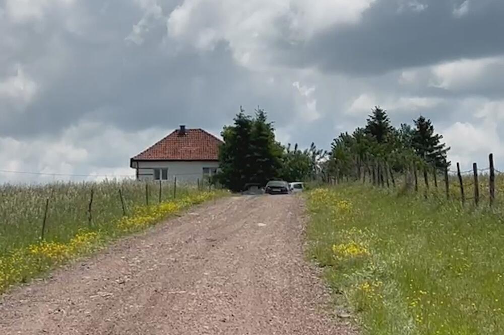 OVO JE KUĆA STRAVE KOD SJENICE U KOJOJ JE SNAJA UBILA SVEKRVU: Ovo su komšije imale da kažu o njima (FOTO)