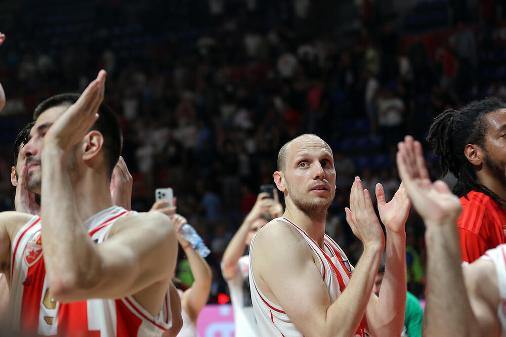 ZVEZDINA BOMBA PRED MOGUĆI DERBI ZA TITULU! Ogromno pojačanje za crveno-bele (FOTO)