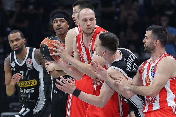 ZVEZDA I PARTIZAN ZAGRIZLI ZA ŠAMPIONA SVETA!