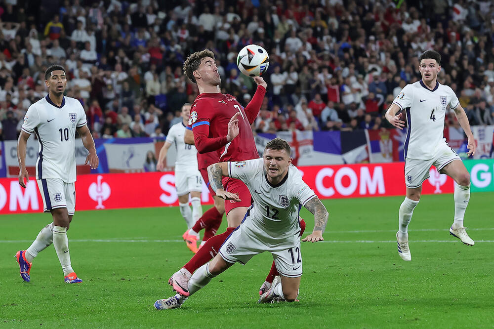 VLAHOVIĆ POSLAO PORUKU NACIJI! (FOTO)