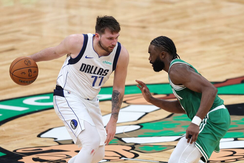 Luka Dončić na utakmici Boston Seltiksa i Dalas Maveriksa