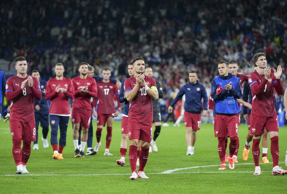 Fudbaleri Srbije posle poraza od Engleske u prvom kolu