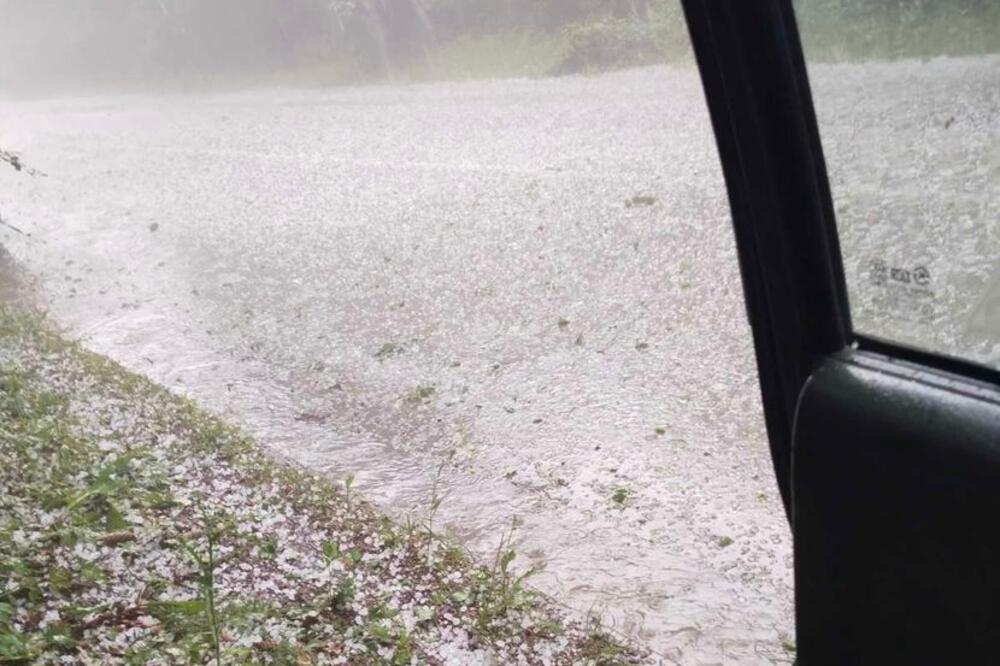 POTPUNI POTOP U IVANJICI: Grad veličine LEŠNIKA OPUSTOŠIO malinjake, odneseni i PUTEVI (FOTO)