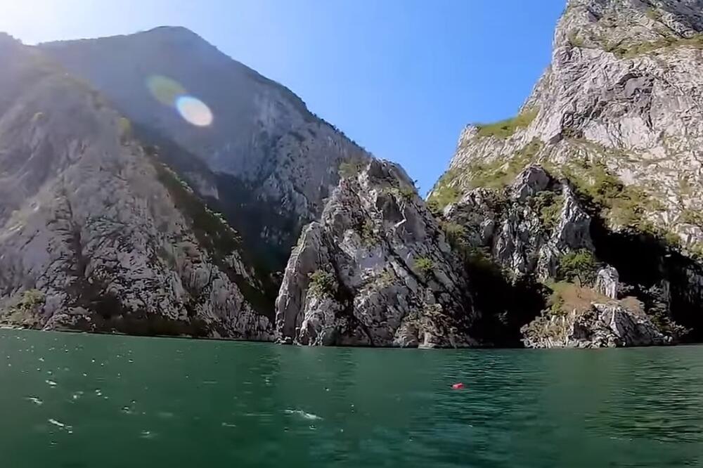 OVO MESTO U KOMŠILUKU PODSEĆA NA TAJLAND: Svojom raskošnom lepotom mami UZDAHE, ovo je BEKSTVO IZ SNOVA (VIDEO)