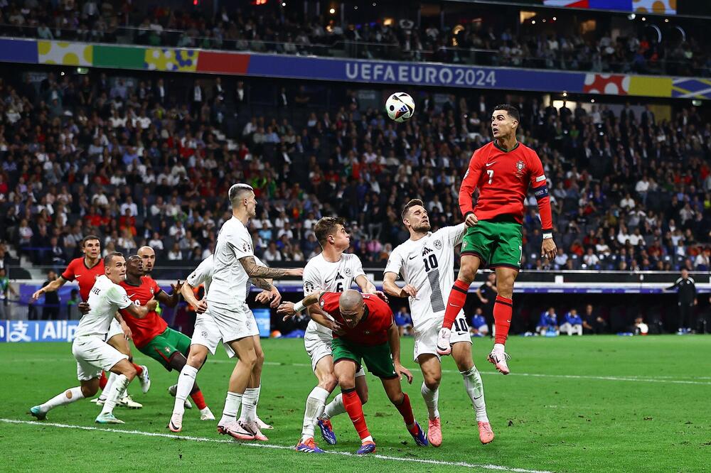 SLOVENCI I OBLAK PALI NAKON PENALA! Portugalija ide dalje, Ronaldo u suzama! (VIDEO)