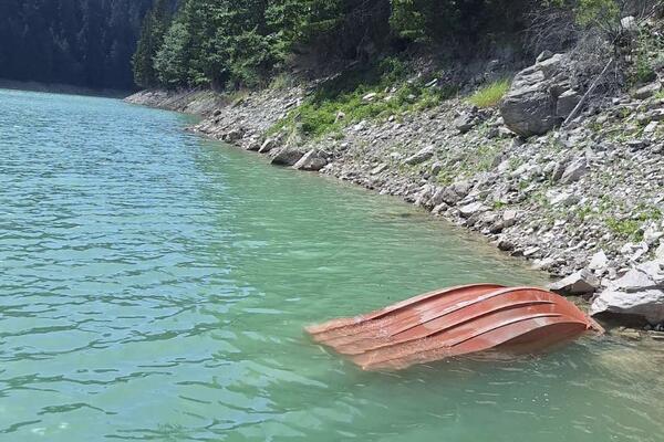 VODA IZBACILA TELO MUŠKARCA: Tragičan kraj potrage na Zlatarskom jezeru