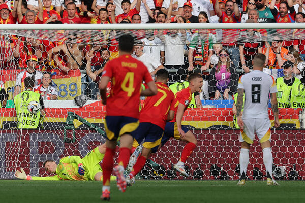 Španija se plasirala u polufinale EURA - pao je domaćin!