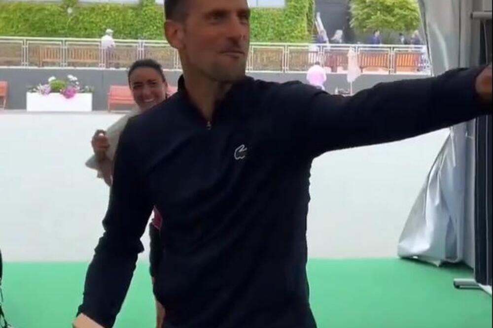 Novak dobio poseban poklon od obožavateljke, pa onda ovako reagovao - šta će reći Jelena? (video)