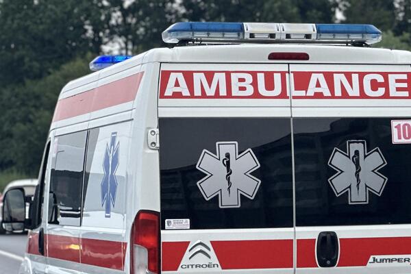 Muškarca u Novom Sadu udario autobus: Sa teškim povredama prevezen u Urgentni centar